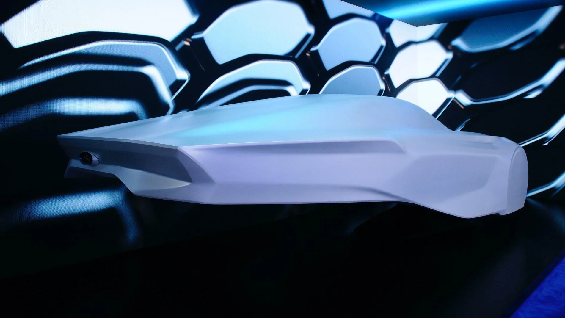 S650 Mustang Mustang S650 Design Previewed by ‘Progressive Energy In Strength’ Sculpture Ford-Progressive-Energy-In-Strength-design-installation-previews-the-design-of-next-generatio