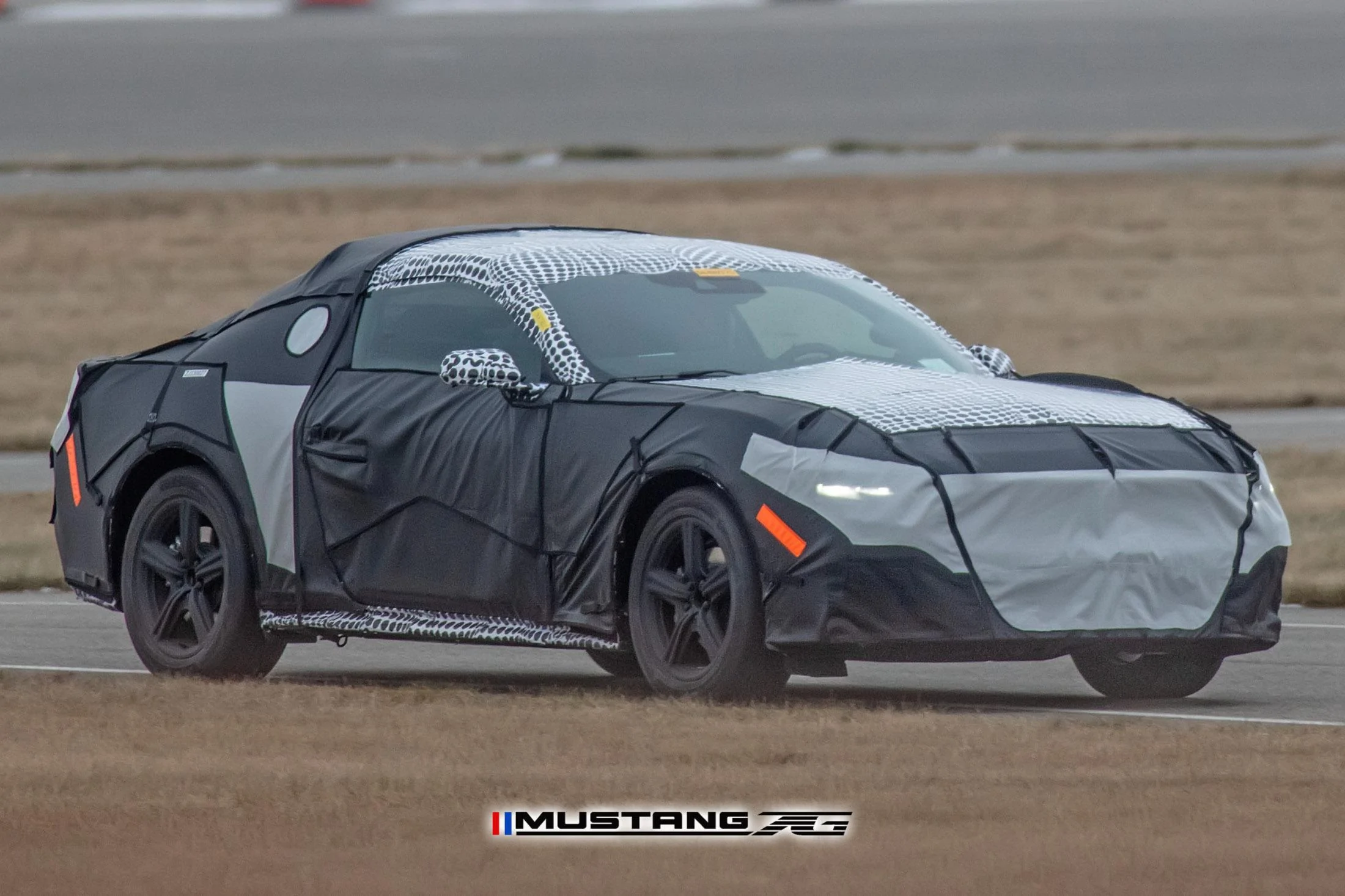 S650 Mustang First Look: S650 Mustang Prototype Spied With Production Body! 📸 S650 Mustang Prototype Mule Spied 3