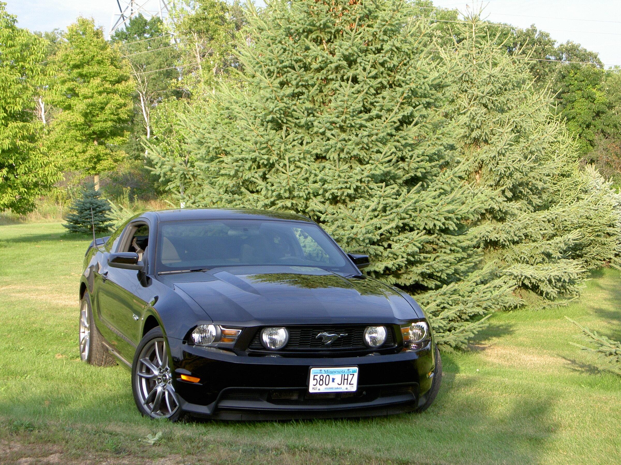 S650 Mustang Ford's CEO Wants the Next Mustang to Be a Poster Car 2011 GT.JPG