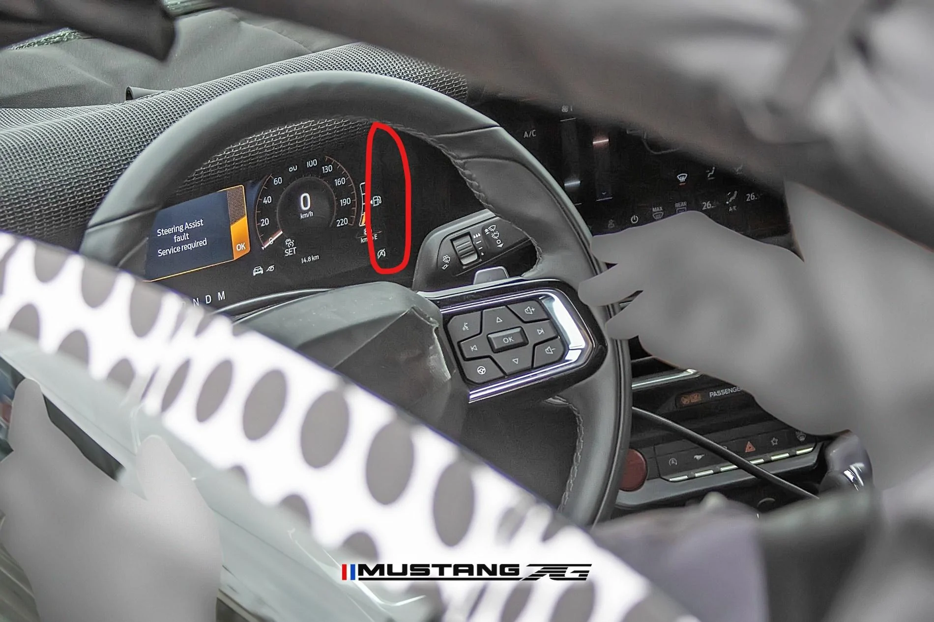 InkedS650 2023 Mustang EcoBoost Interior Spyshot 33_LI.jpg