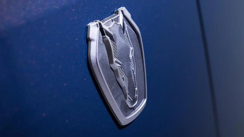 S650 Mustang 🏴‍☠️ Mustang Dark Horse S and Dark Horse R Revealed! 2024-ford-mustang-dark-horse-badg