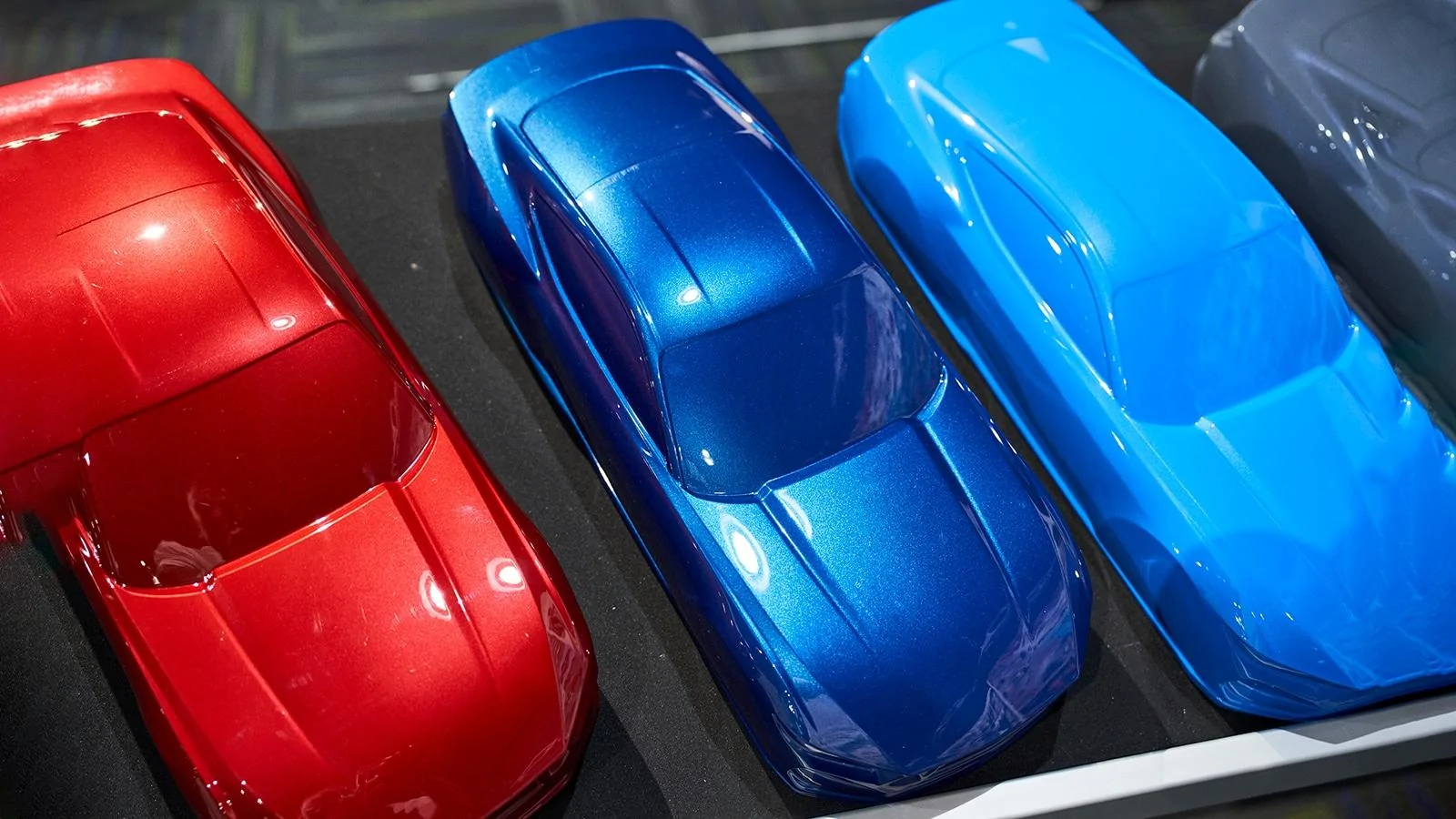 S650 Mustang Color Samples - 2024 Mustang S650: Blue Ember, Vapor Blue, Grabber Blue, Yellow Splash, Ingot Silver, Etc. 2024-Ford-Mustang-Blu