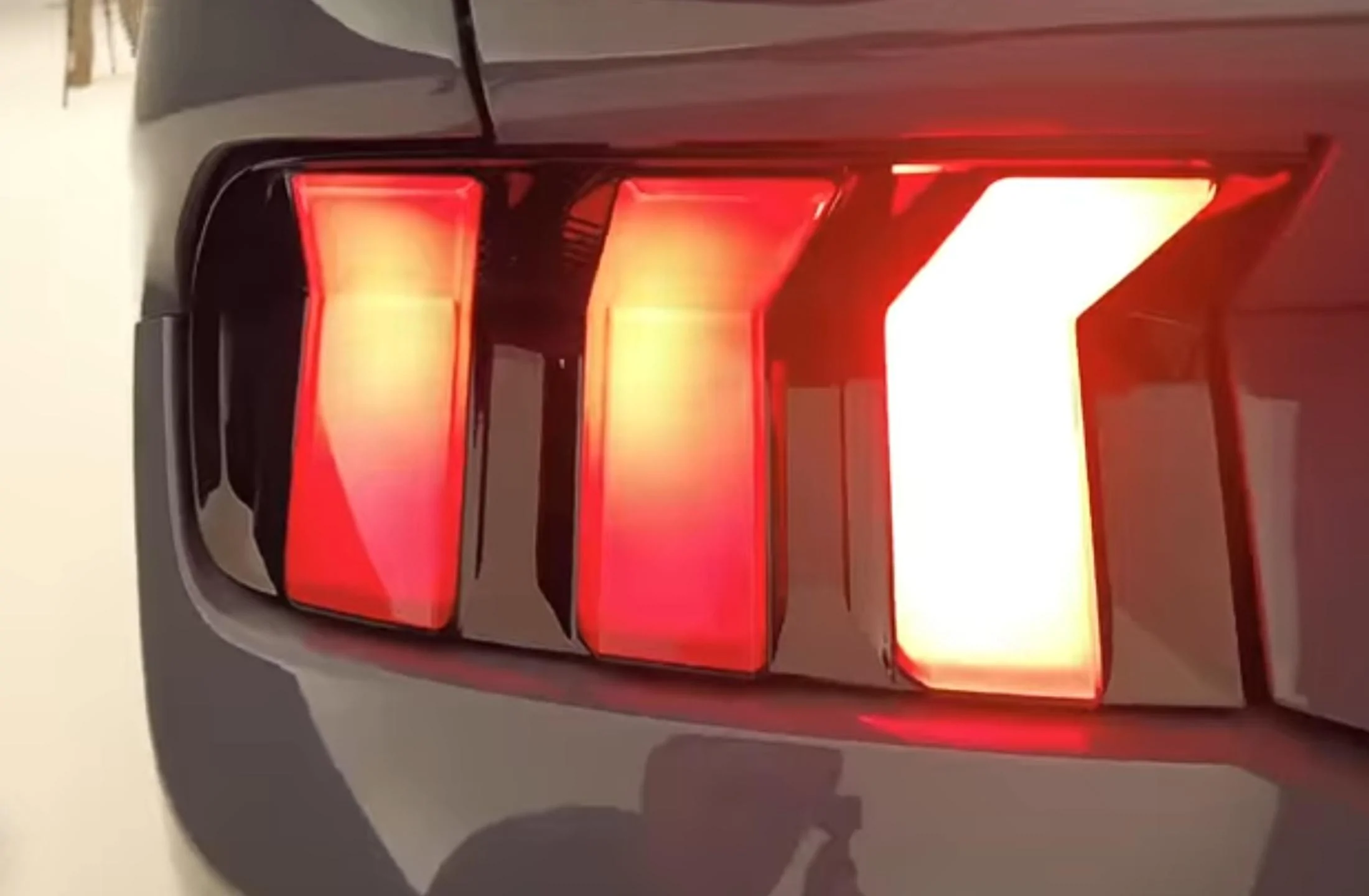 S650 Mustang S650 Panels not well aligned Screenshot_20220918-094317_YouTu