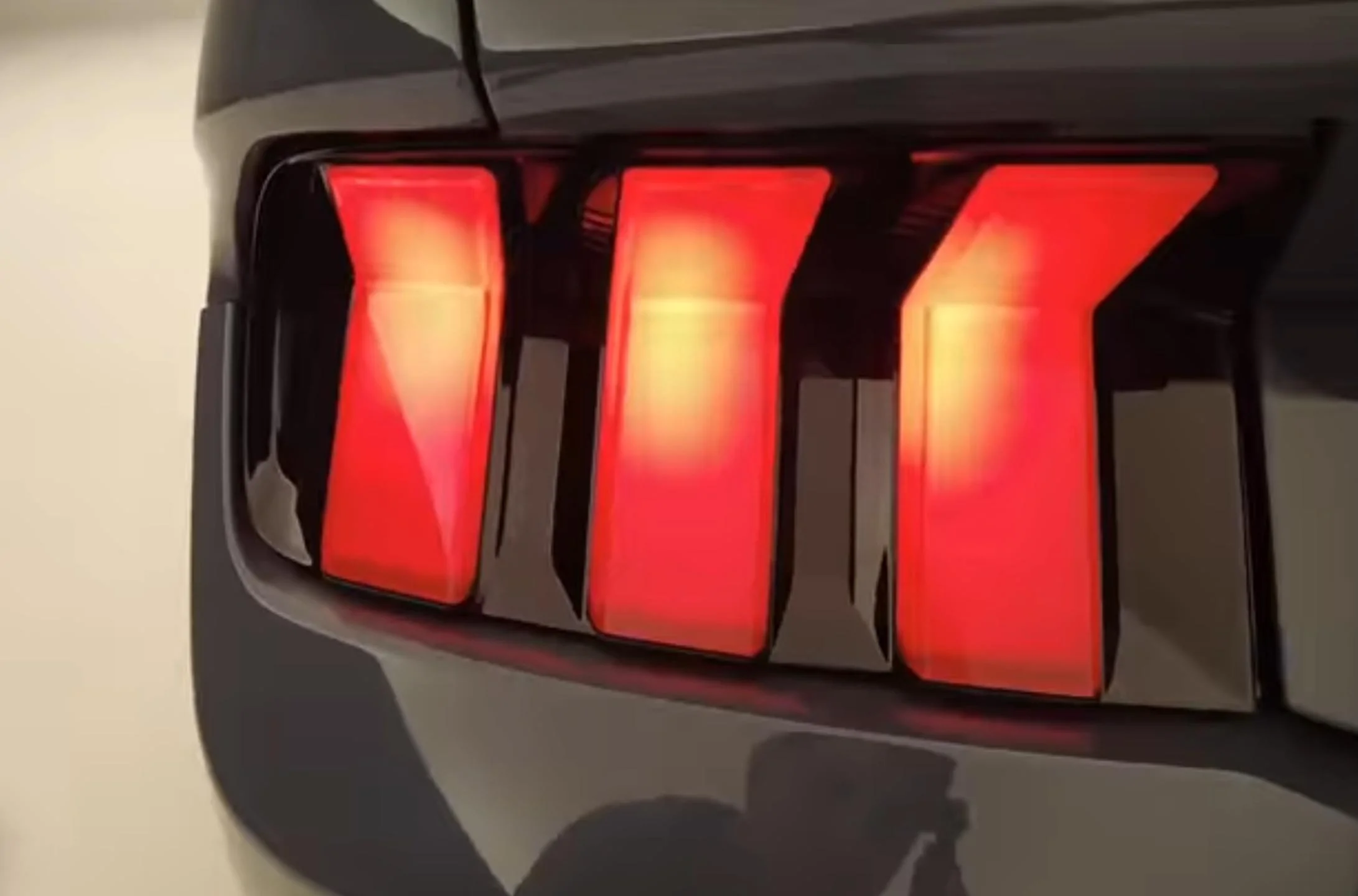 S650 Mustang S650 Panels not well aligned Screenshot_20220918-094309_YouTu