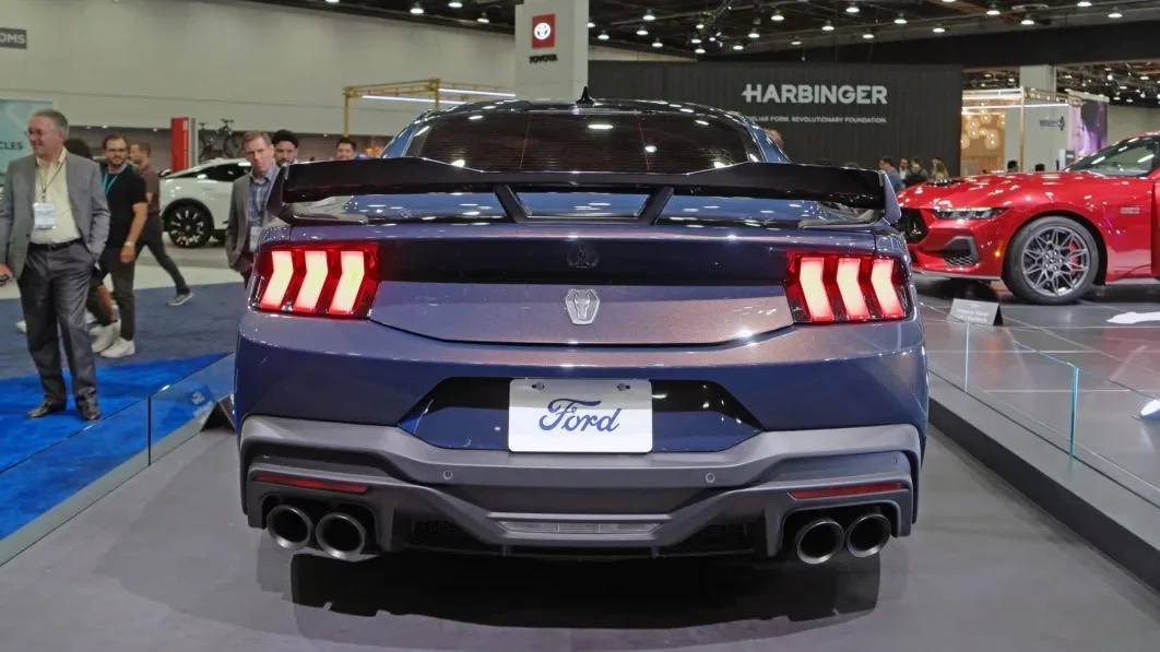 S650 Mustang S650 pics from reveal night and showfloor of 2022 Detroit Auto Show 2024-ford-mustang-dark-horse-detroit-auto-show-06.jpg