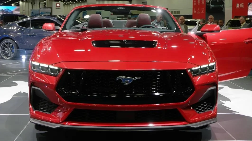 S650 Mustang S650 pics from reveal night and showfloor of 2022 Detroit Auto Show 2024-ford-mustang-gt-convertible-detroit-auto-show-08.jpg