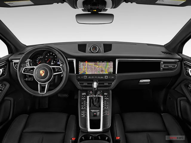 2020_porsche_macan_dashboard.jpg