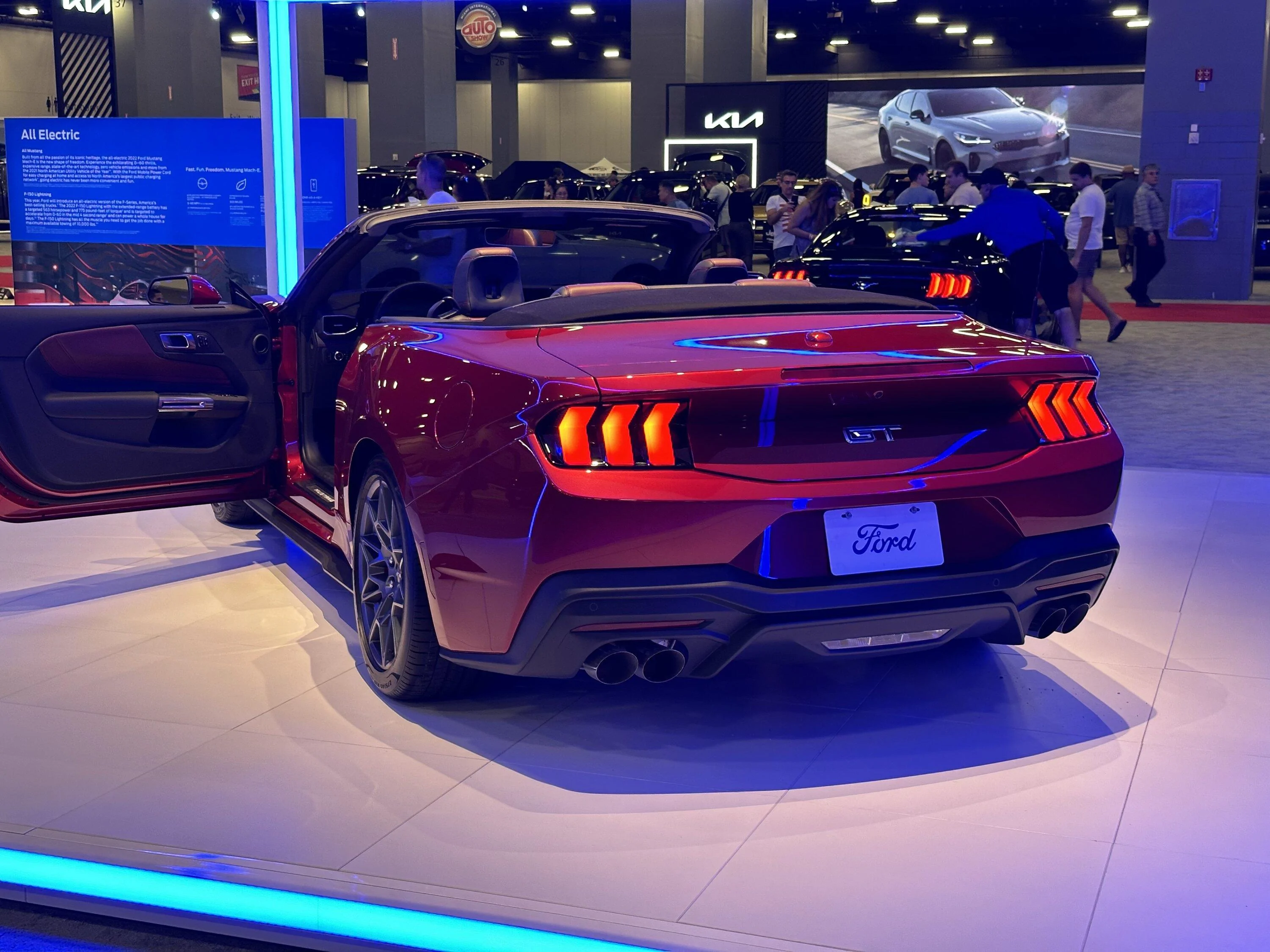 S650 Mustang S650 GT Convertible | Miami International Auto Show (pics + vids) D019B850-C52C-4BBE-8047-09A099AAF0BB
