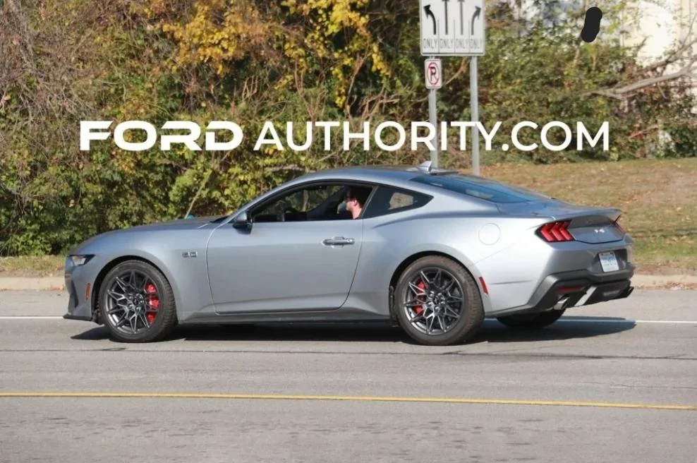 S650 Mustang S650 GT Performance Pack in Iconic Silver spotted Screenshot_20221127_114252_Chrom