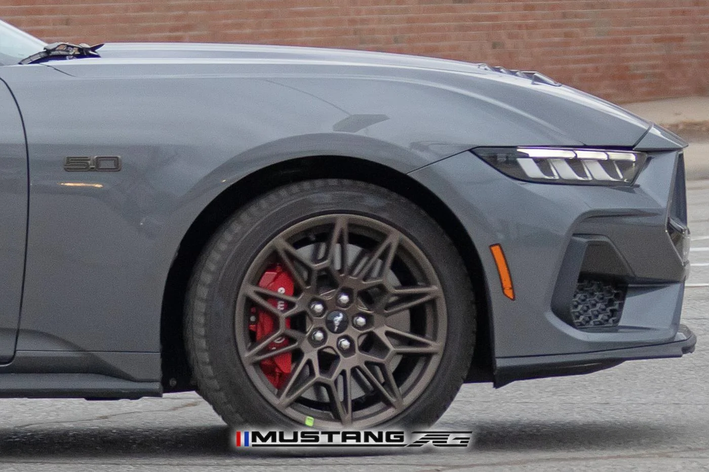 2024-mustang-gt-carbonized-gray-bronze-package-black-red-racing-stripes-12.jpg