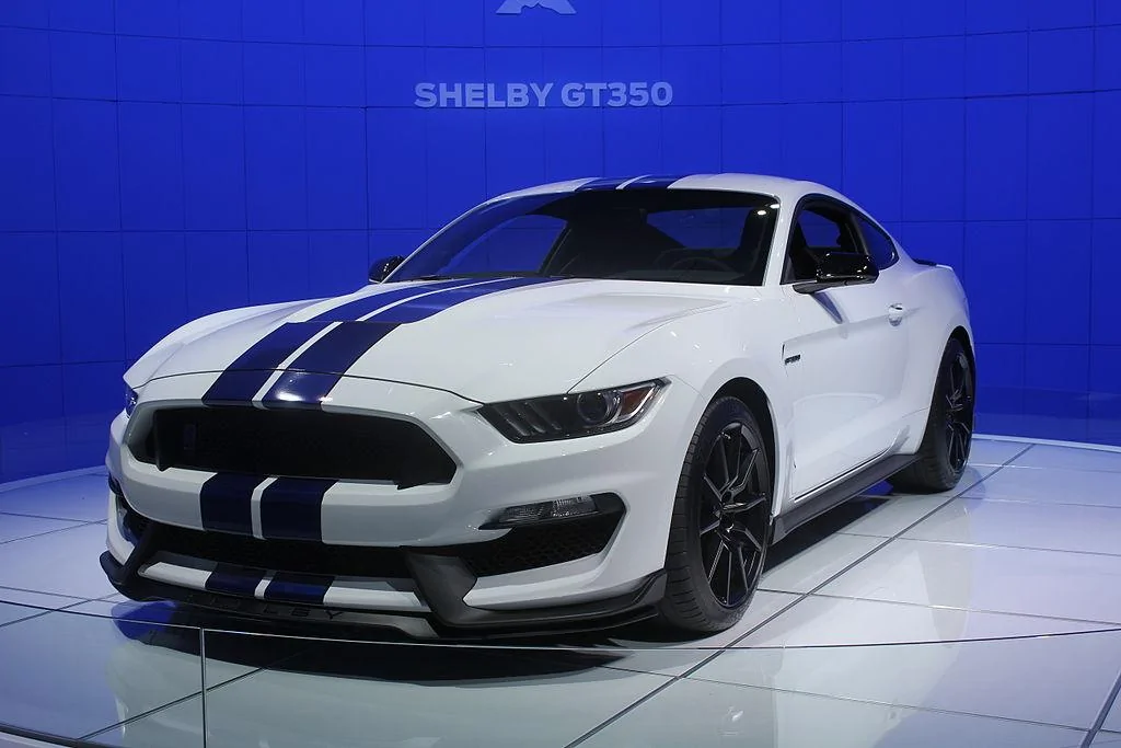 S650 Mustang S650 Mustang vs S550 Mustang side-by-side comparison pics thread 2016_Ford_Mustang_Shelby_GT350