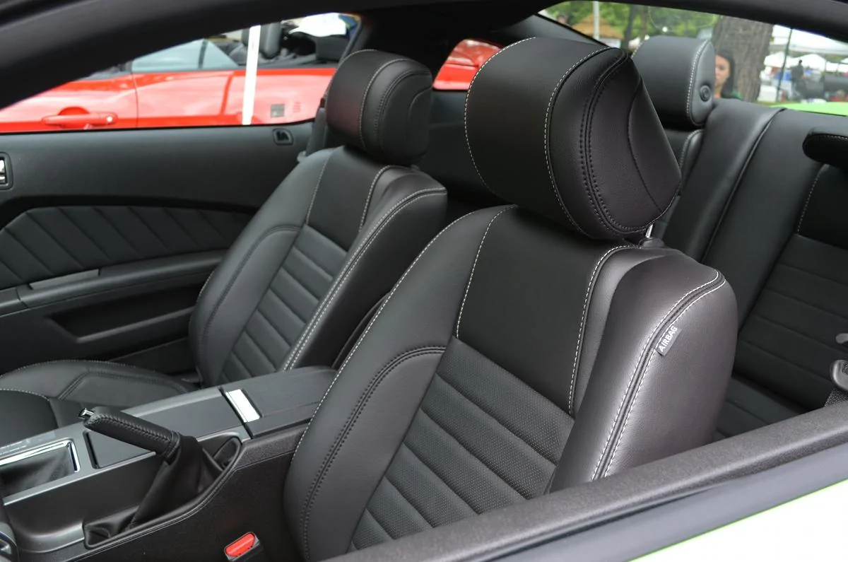 S650 Mustang Base seats? 2013_00003_03