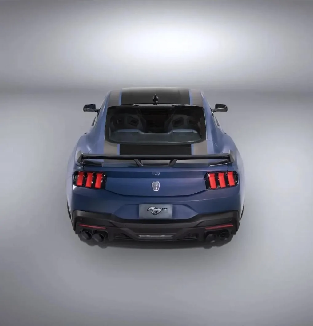 S650 Mustang New 2024 Mustang Dark Horse details: color-shifting Blue Ember paint, stripe options, interior look Screenshot_20230208_070526_Chrom
