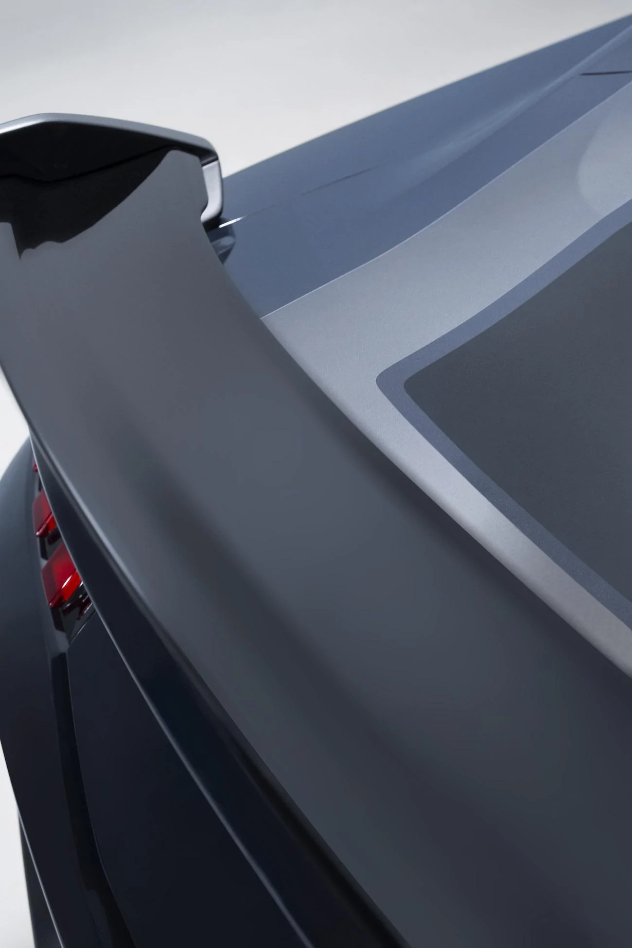 S650 Mustang New 2024 Mustang Dark Horse details: color-shifting Blue Ember paint, stripe options, interior look _EPP0970_V2
