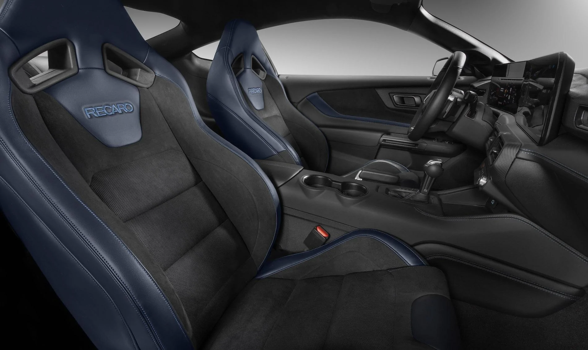 S650 Mustang New 2024 Mustang Dark Horse details: color-shifting Blue Ember paint, stripe options, interior look EPP_12956 Interior HERO_V1