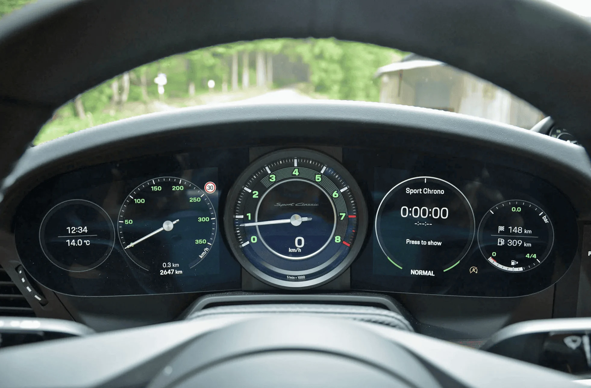 S650 Mustang Hands-on reviews: digital gauge cluster, display screens, SYNC 4 -- which media are calling impressive 1678562792002