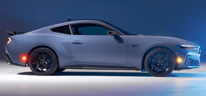 S650 Mustang S650 vs S550 real life side by side comparison look (rear view) 1679179405686