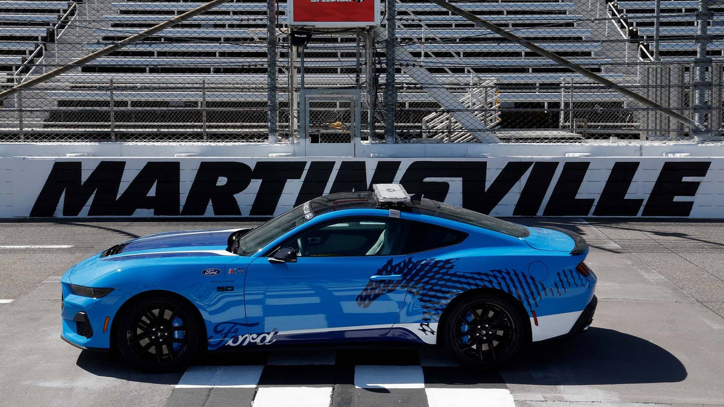 S650 Mustang S650 Ford Mustang GT Nascar Pace Car Mustang-Pace-Car-Hero-2