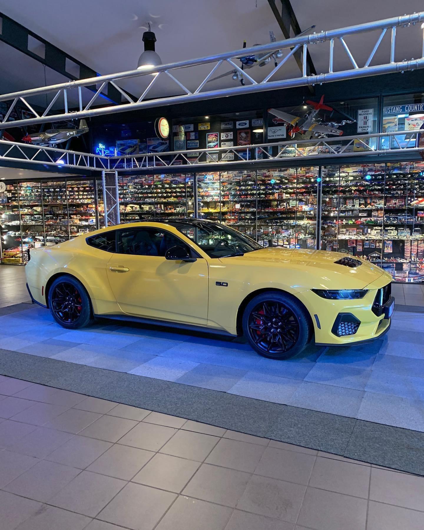 Mustang Garage 4.jpg