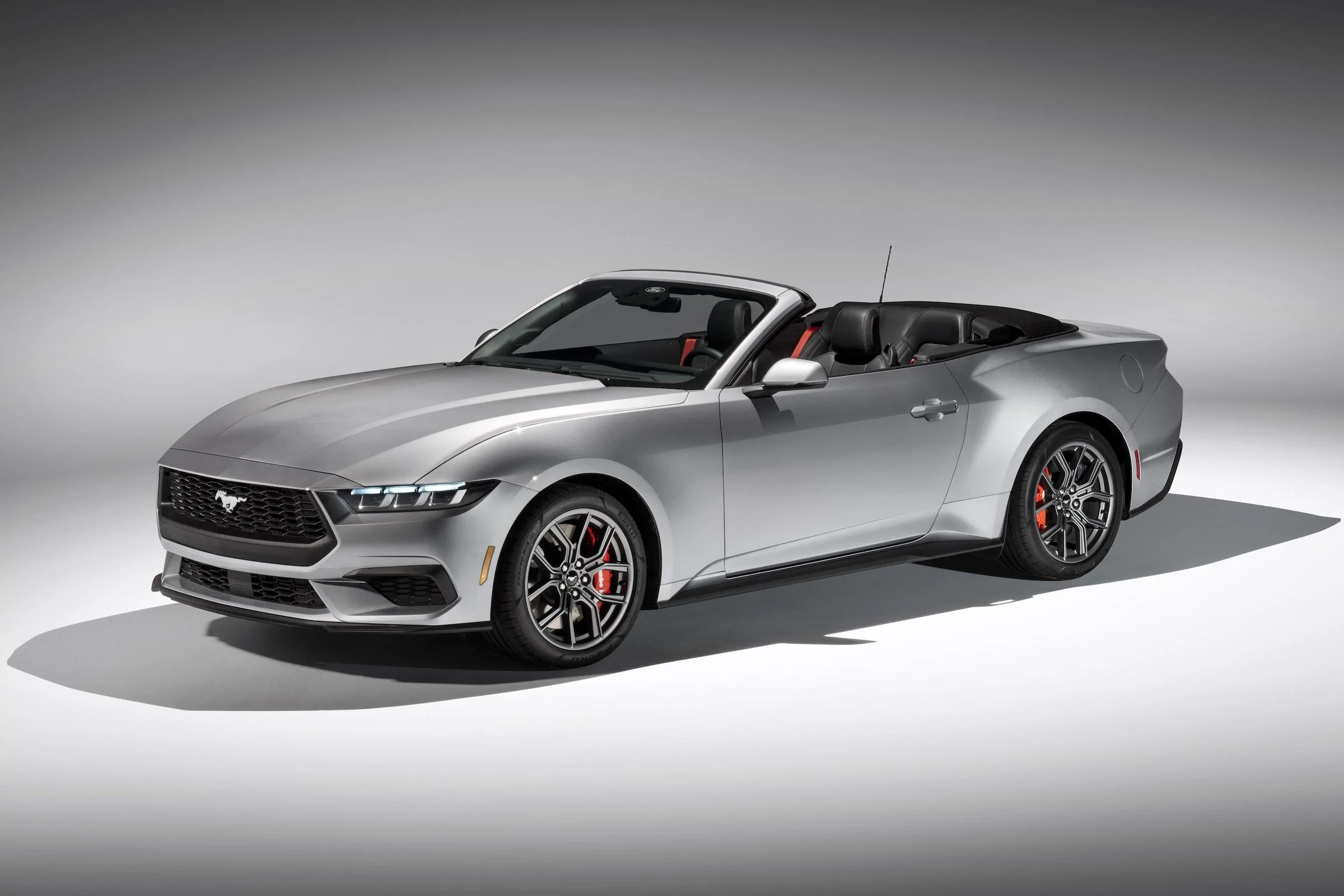 S650 Mustang Every 2024 Ford Mustang Color Everywhere All At Once Mustang_Iconic_Silver