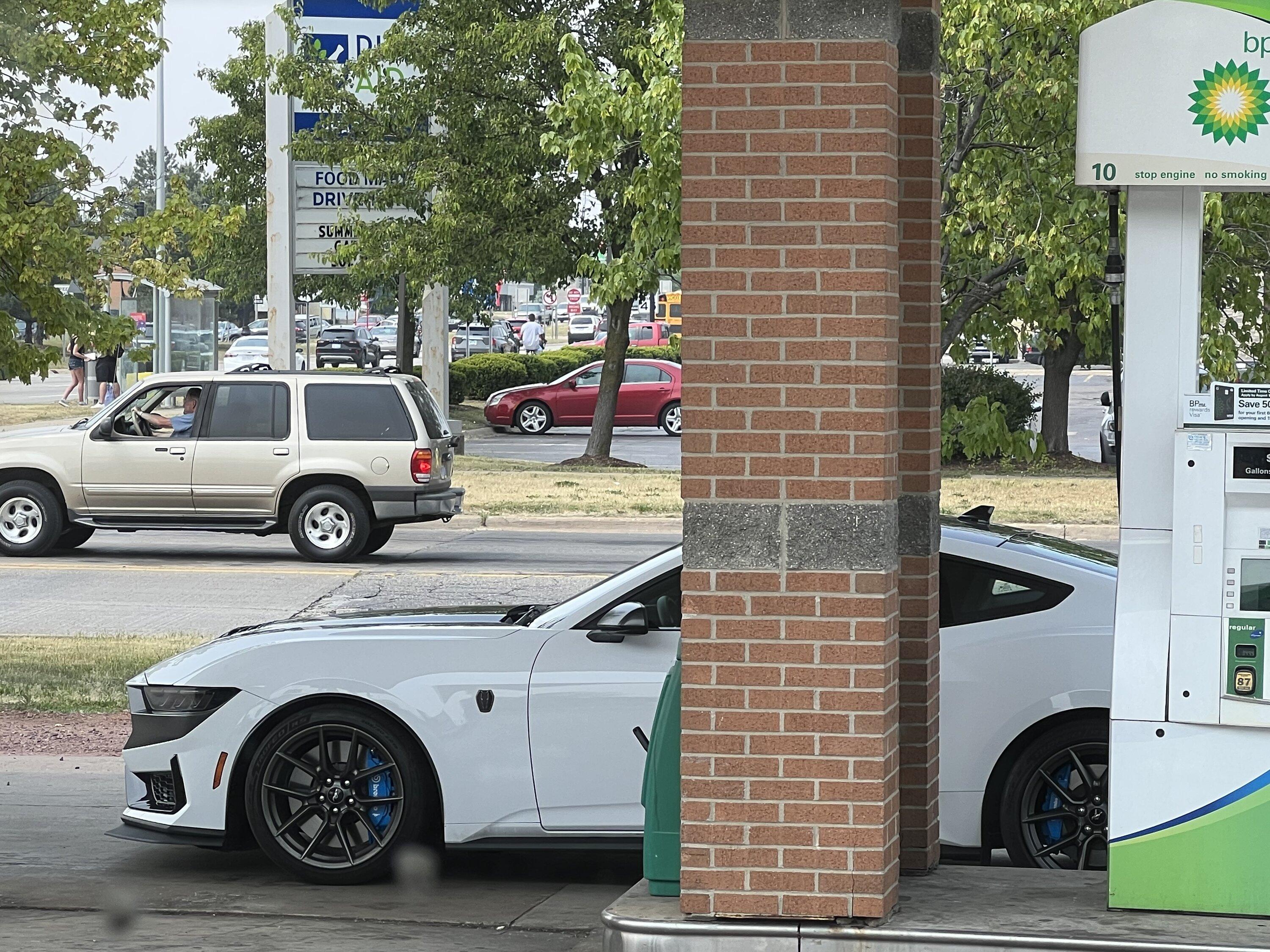 S650 Mustang New Ford Mustang picture video spotted thread! IMG_1304