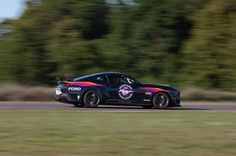 S650 Mustang Dark Horse R and 'Mustang Challenge' Racing Series Revealed! 2024 Mustang Dark Horse R at speed