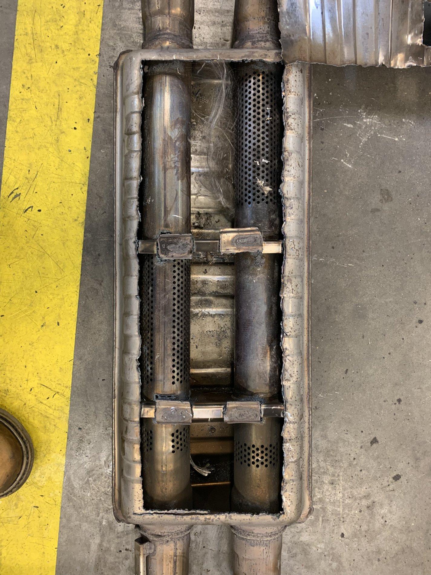 S650 Mustang Underbody photo. Is that an X or H pipe? 1690938536408
