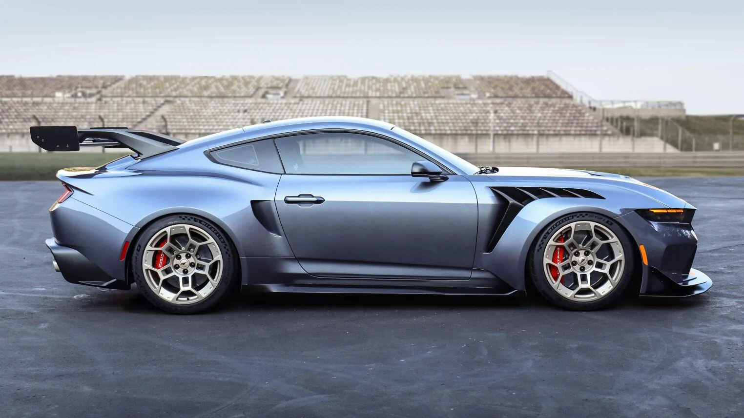 S650 Mustang Official: 2025 Mustang GTD Revealed! 800+ HP 5.2L V8, Pushrod Suspension, $300K MSRP Mustang GTD on Track 2