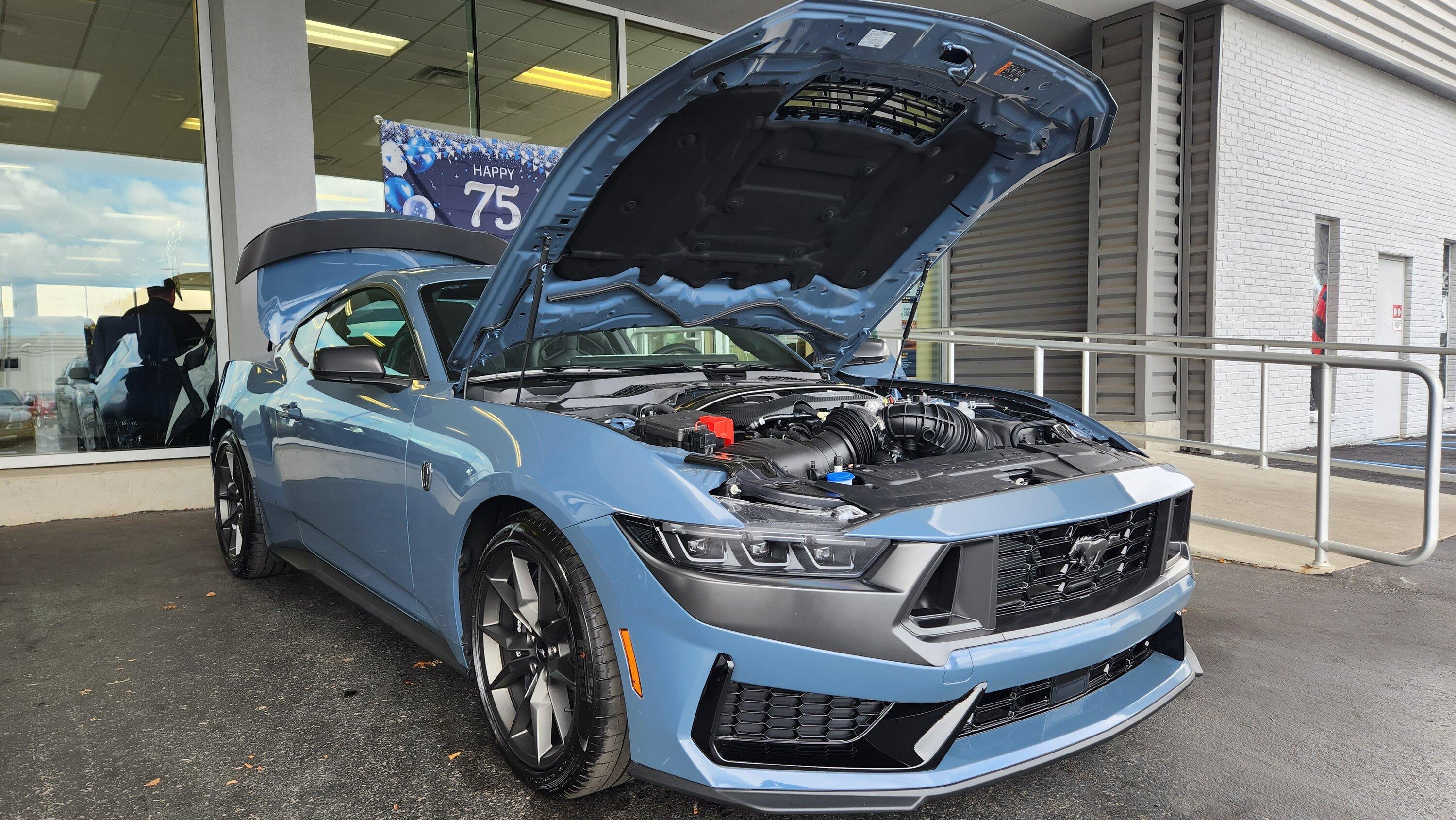 S650 Mustang 2024 Dark Horse Vapor Blue Metallic (600A, manual, Recaro seats) - Cincinnati, OH 20230919_142405