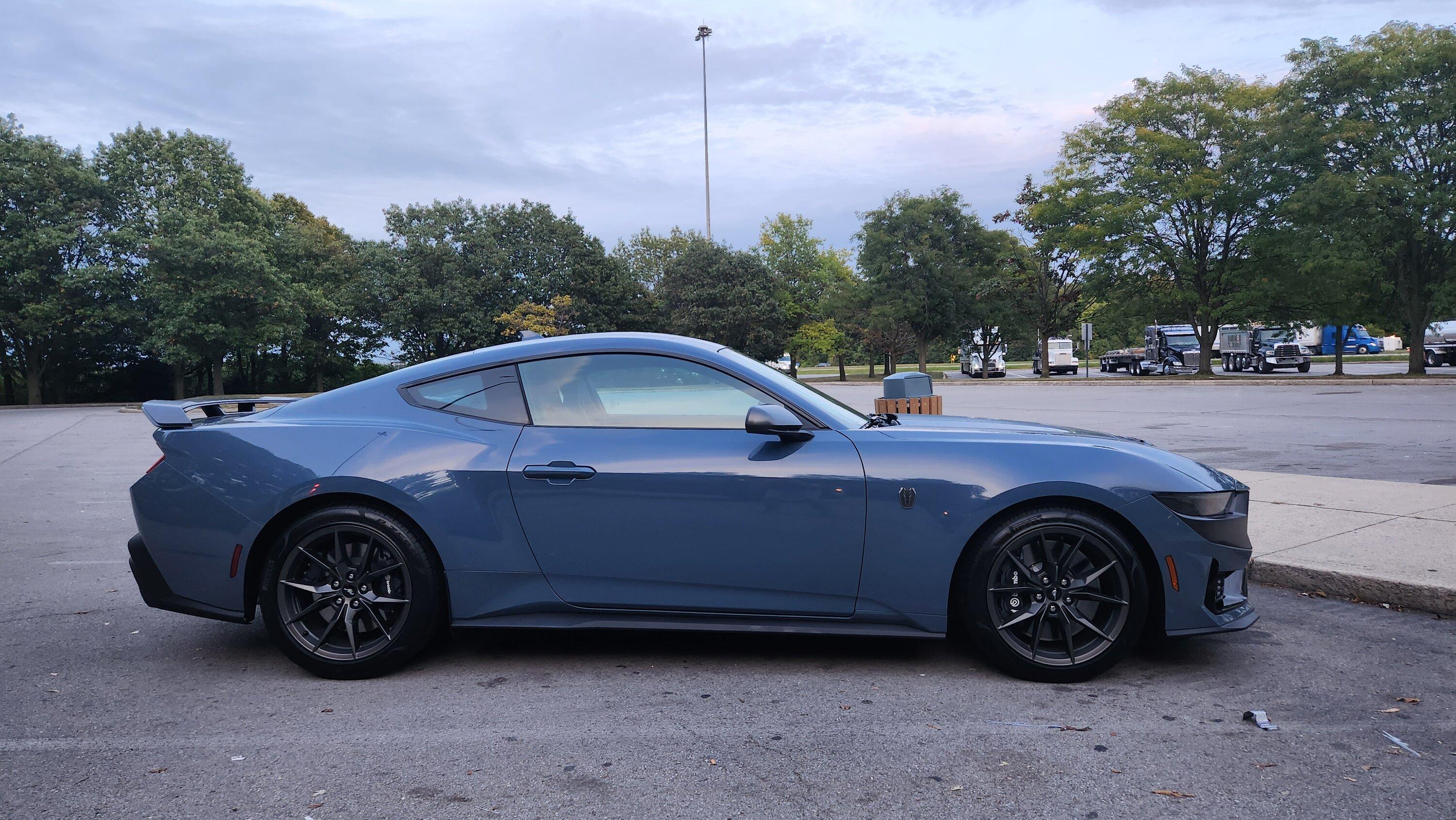 S650 Mustang 2024 Dark Horse Vapor Blue Metallic (600A, manual, Recaro seats) - Cincinnati, OH 20230919_193229