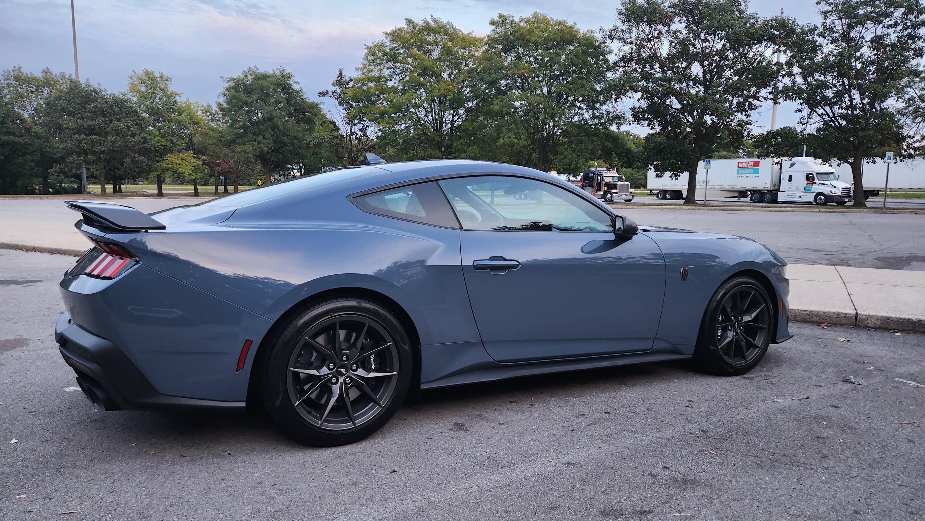 S650 Mustang 2024 Dark Horse Vapor Blue Metallic (600A, manual, Recaro seats) - Cincinnati, OH 20230919_193237