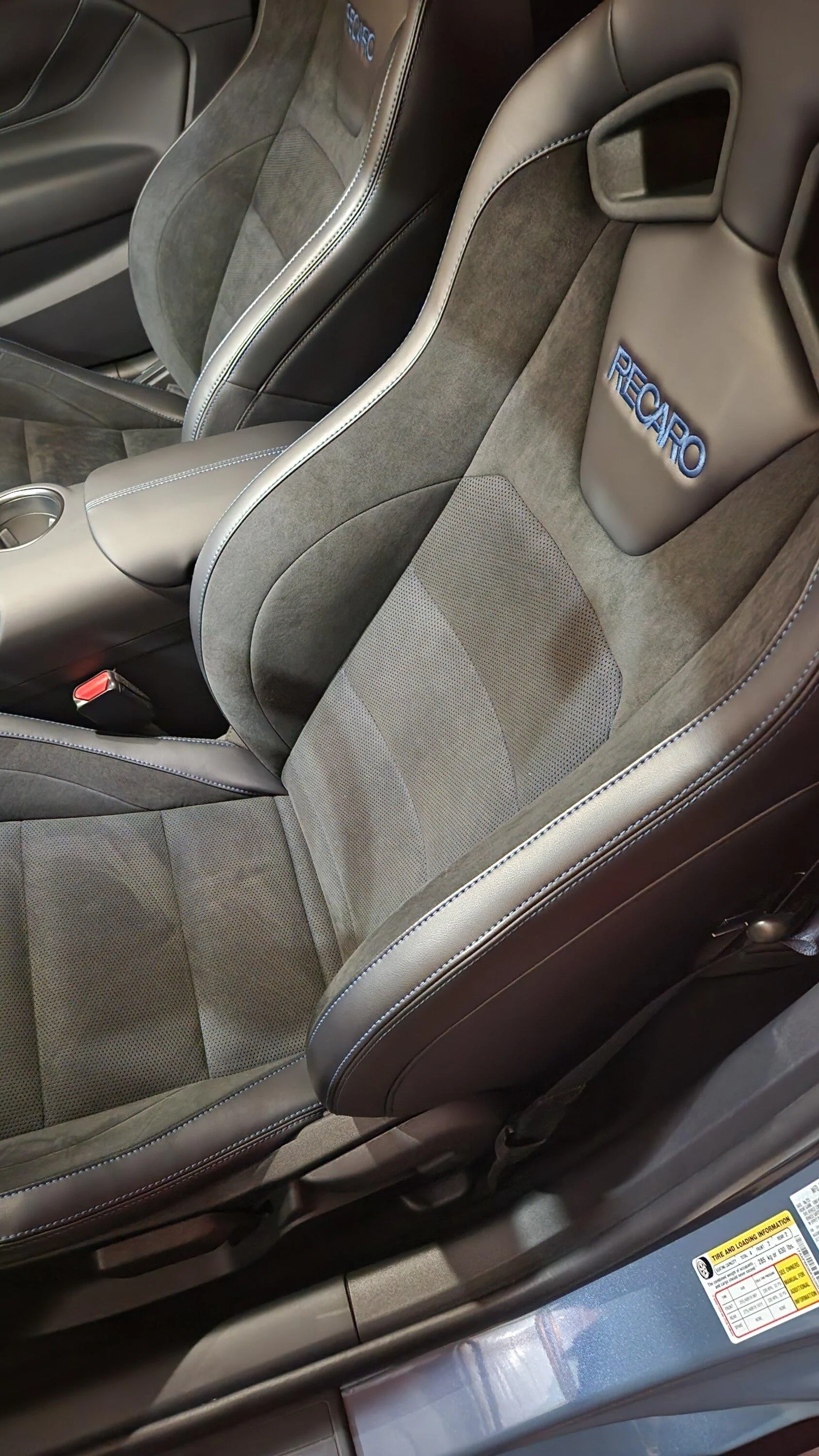 S650 Mustang 2024 Dark Horse Vapor Blue Metallic (600A, manual, Recaro seats) - Cincinnati, OH 20230919_224606