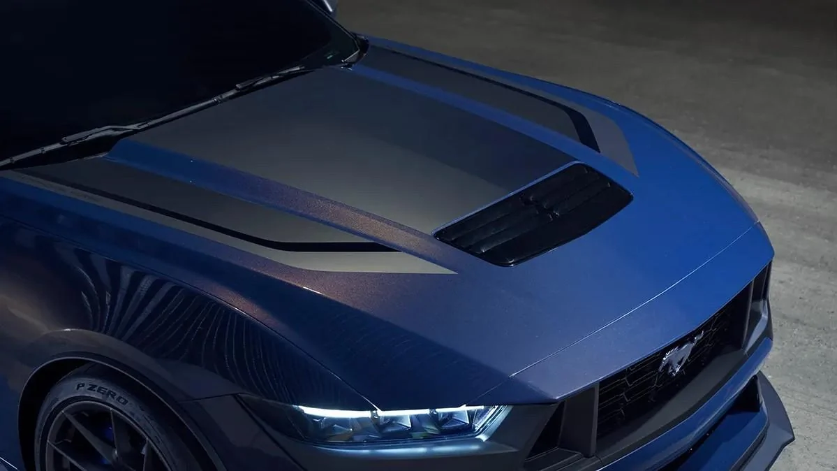 S650 Mustang Dark Horse Hood Graphis Removal? Hood