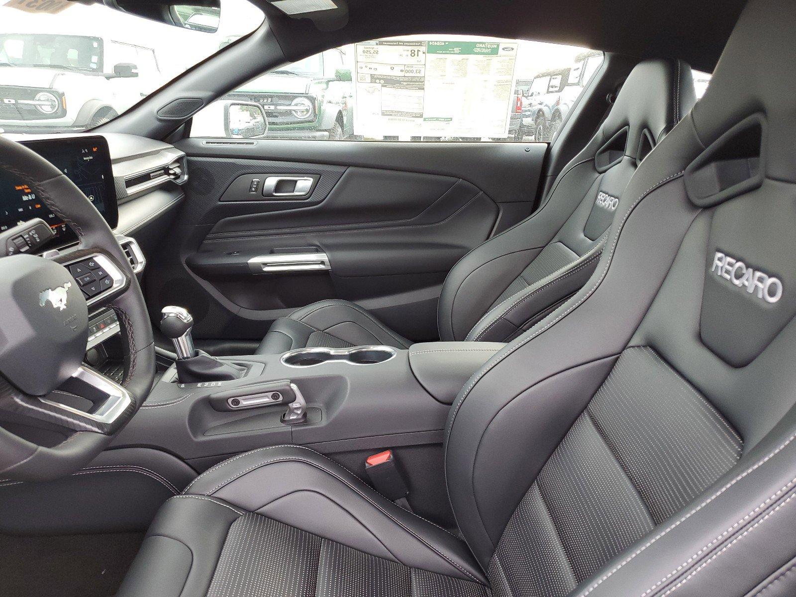 S650 Mustang Blue Smoke on start up.... 1698700576150