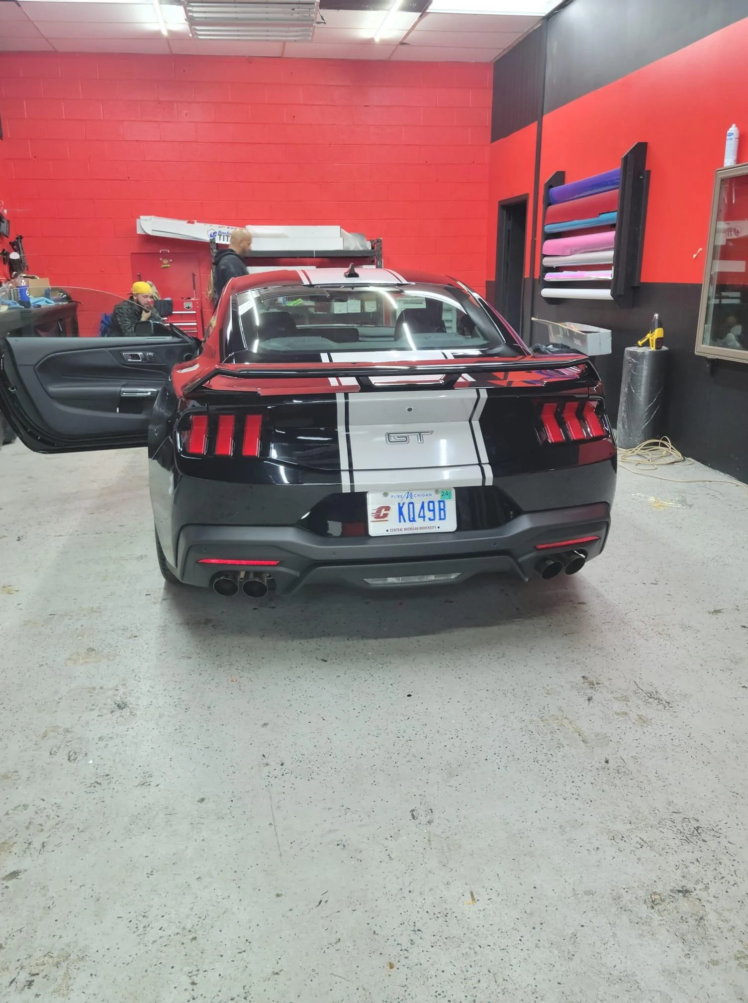 S650 Mustang It was time to stripe the car badg