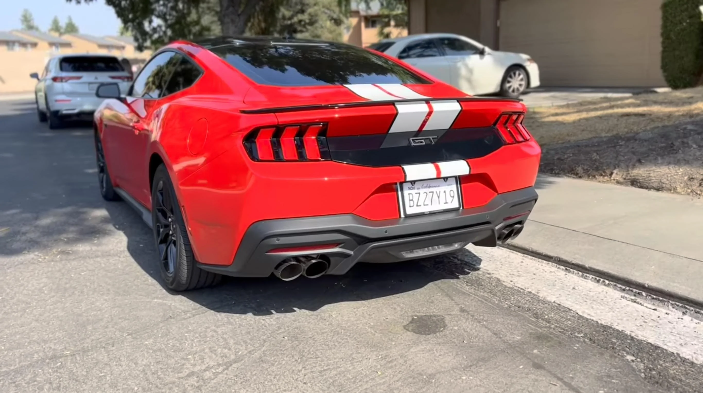 S650 Mustang Any company making stripe kits? IMG_6130
