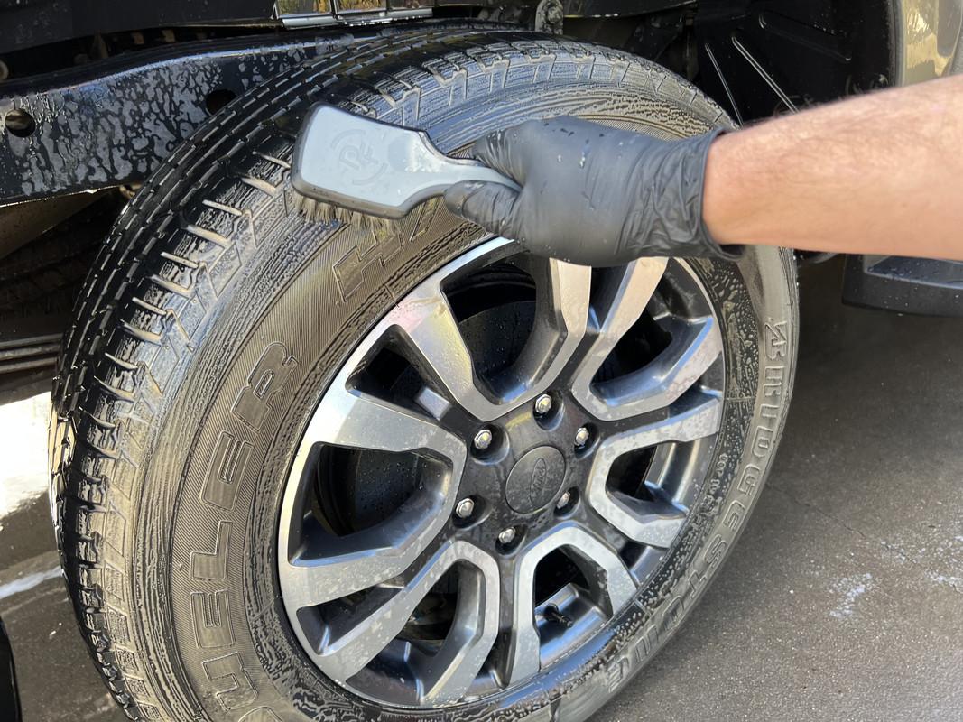 S650 Mustang Must Have Tools for Wheel & Tire Cleaning img-4642-