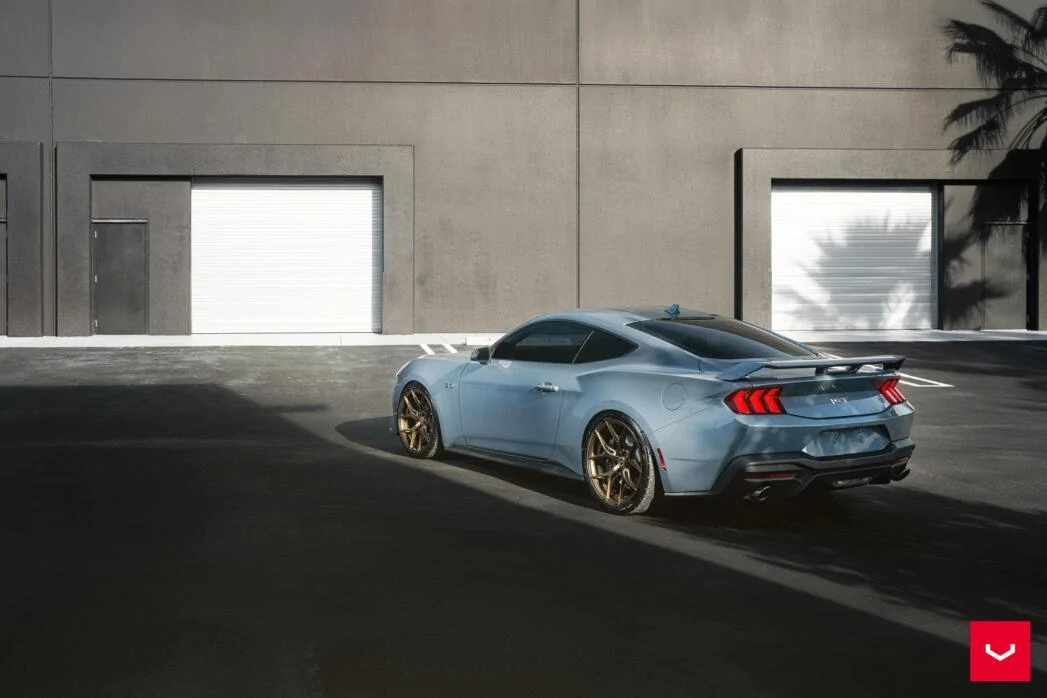 S650-Mustang-GT-Hybrid-Forged-Series-HF-5-©-Vossen-Wheels-2023-4-1047x698.jpg