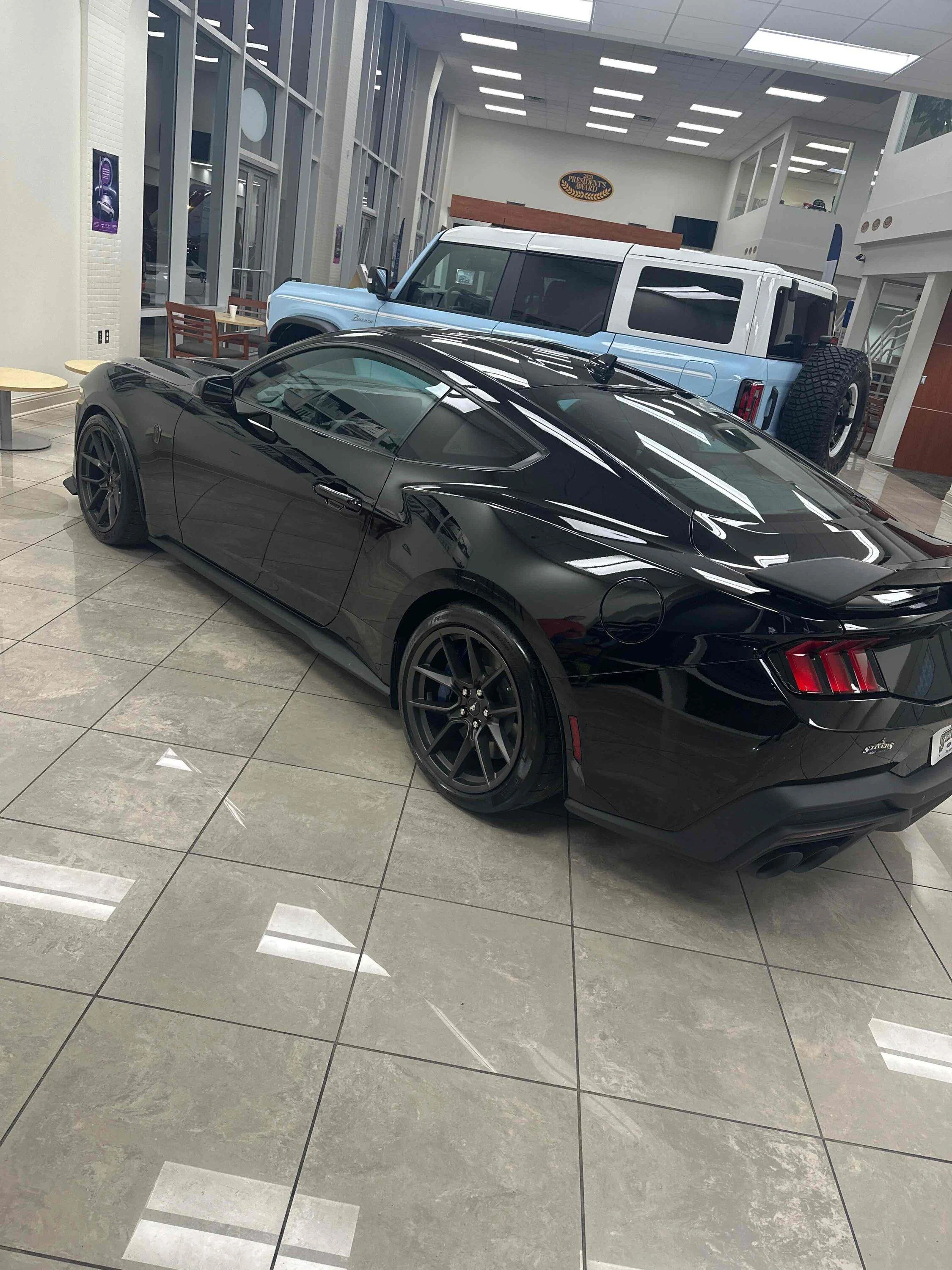 S650 Mustang Dark Horse pickup Image0