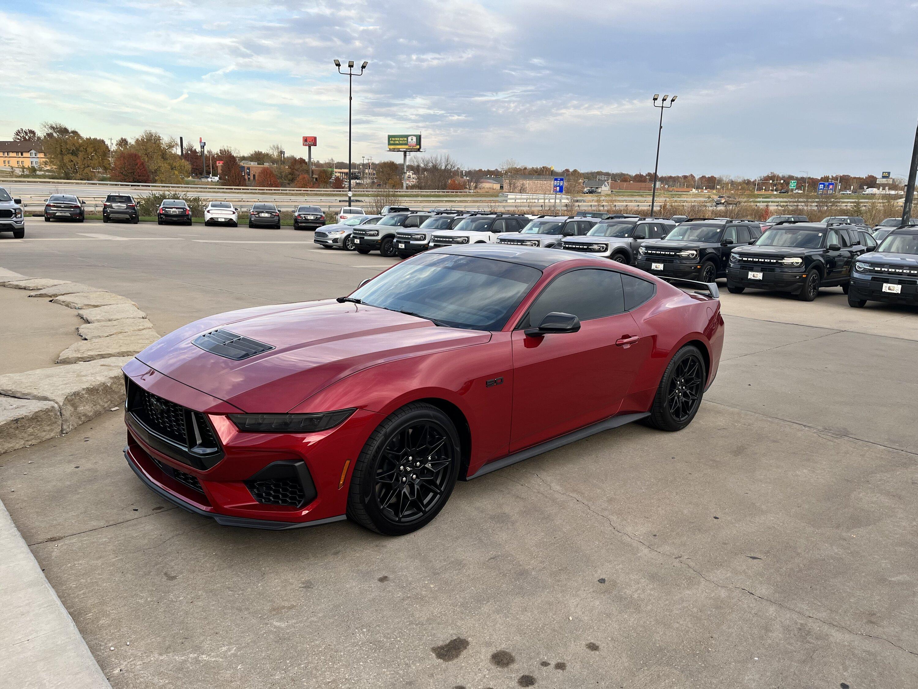 S650 Mustang WOW my DARK HORSE just arrived at the Dealer😁 IMG_4963