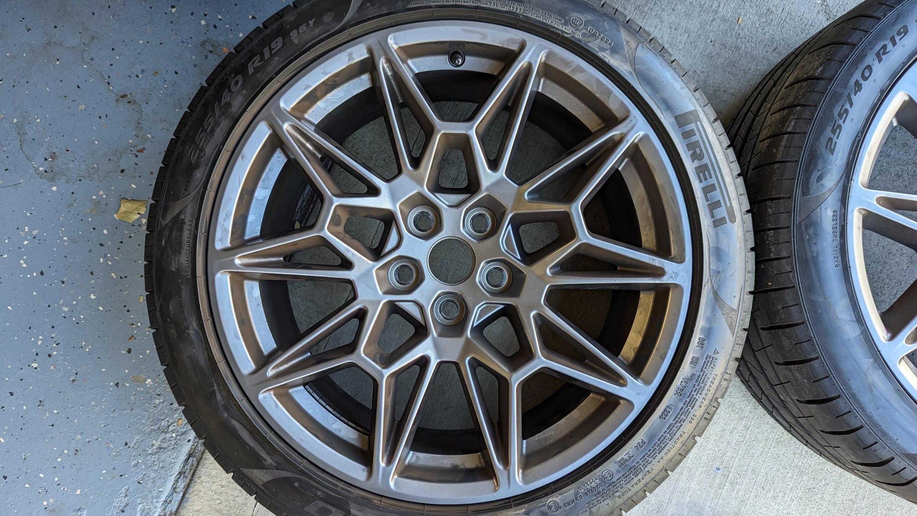 S650 Mustang 2024 mustang 19" X 9" (F) 19" X 9.5" (R) Carbonized Gray-Painted Aluminum Performance Pack wheels and Pirelli PZero tires(PZ4) pxl_20231122_192629848-jpg