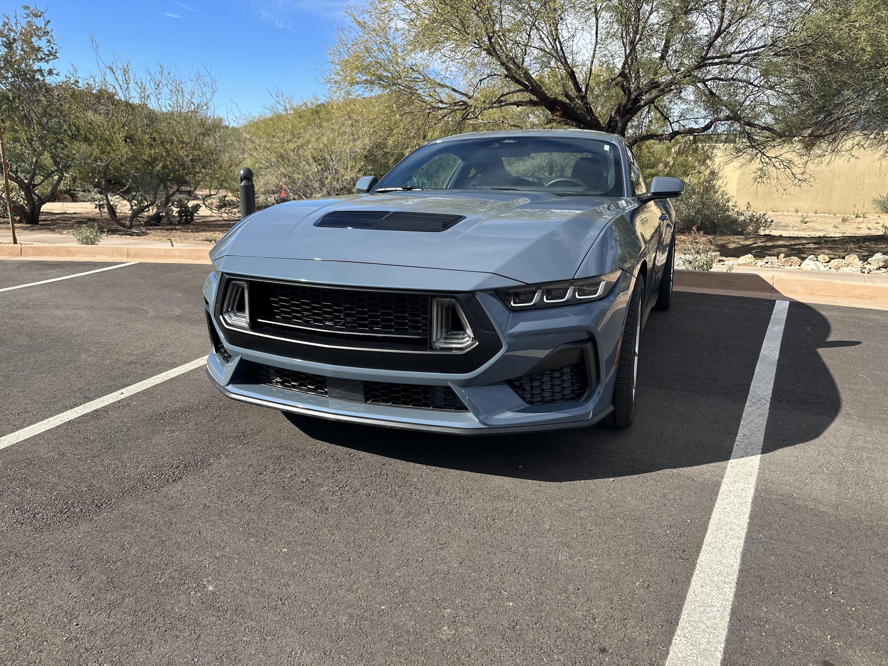 S650 Mustang Anyone install RTR upper grille? IMG_1567