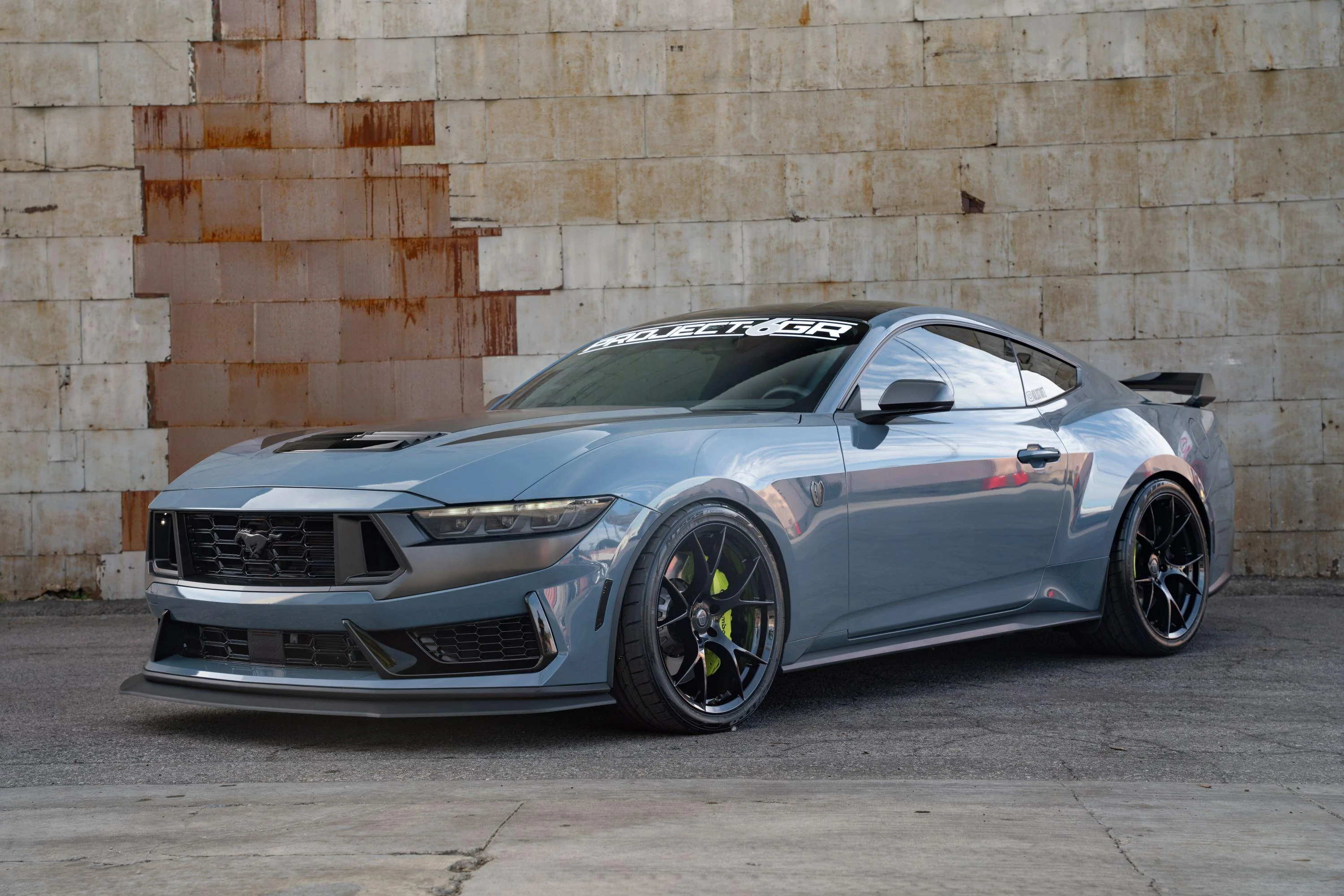 S650 Mustang Ford Mustang Dark Horse wheels vs Project 6GR wheels. Save over 35 lbs. of rotating mass!!! DSC06490