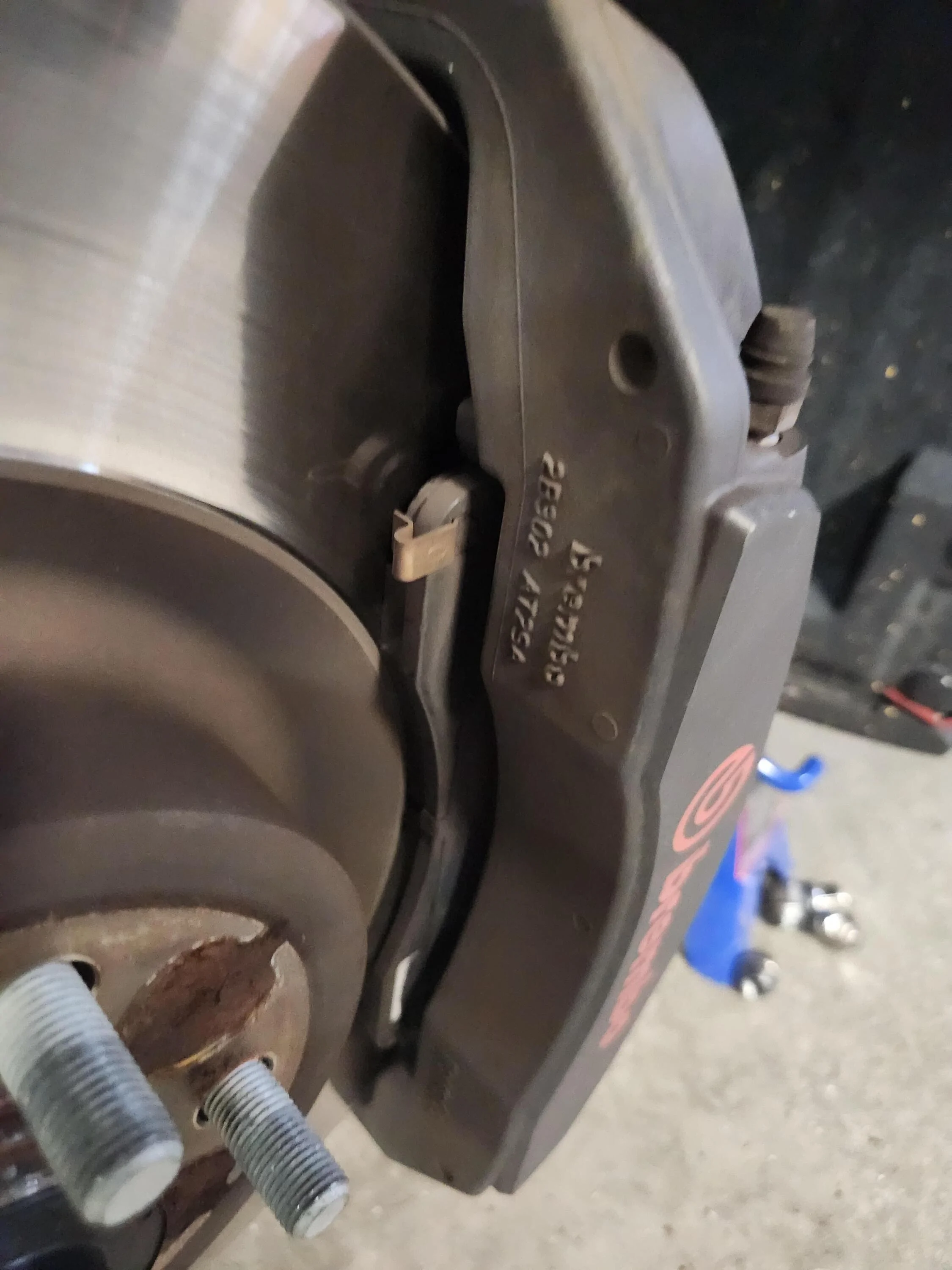 S650 Mustang Replacing brakes 7AuugJs