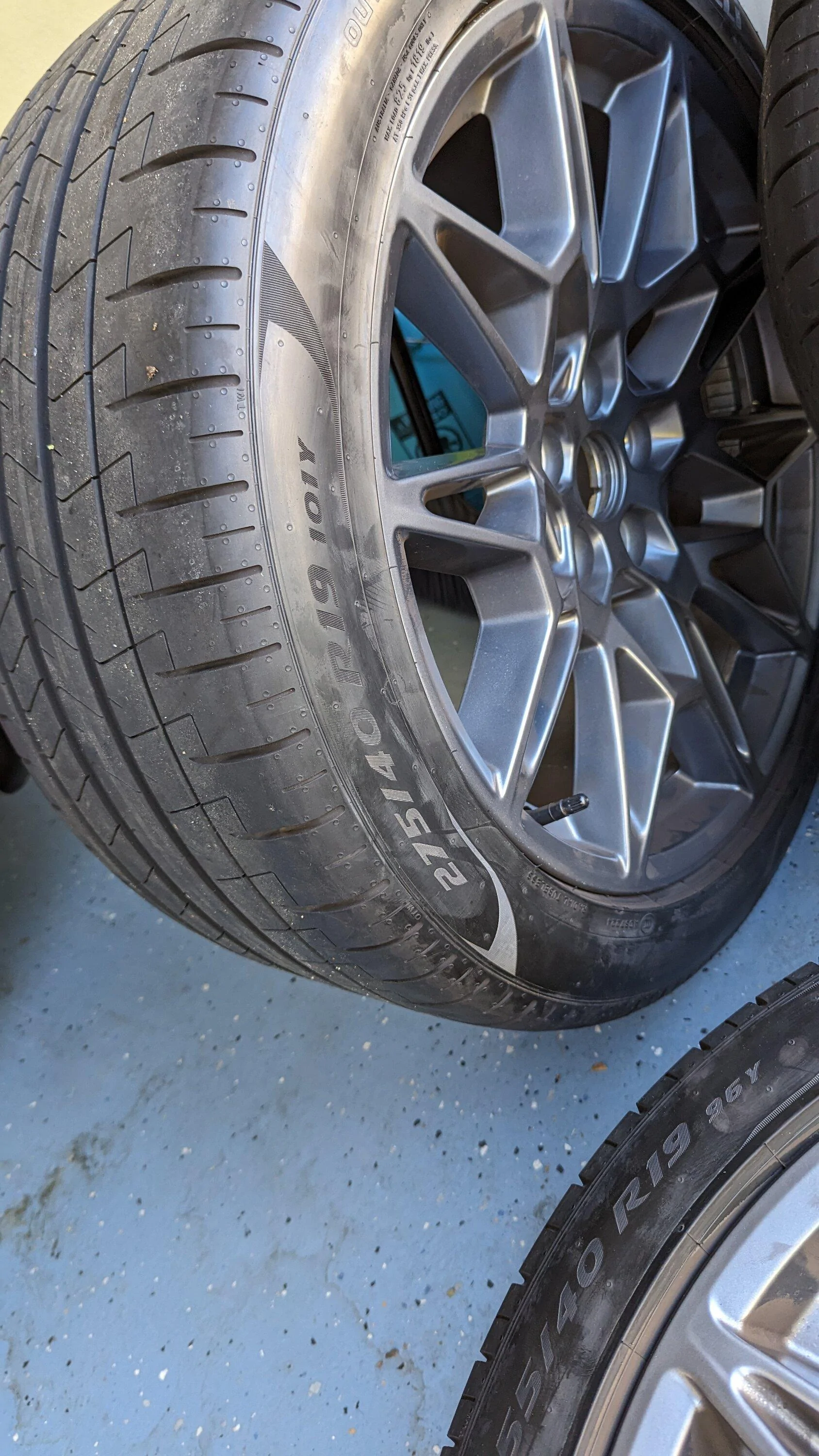 S650 Mustang 2024 mustang Pirelli PZero tires(PZ4) $500 pxl_20231122_192557836-jpg-jpg