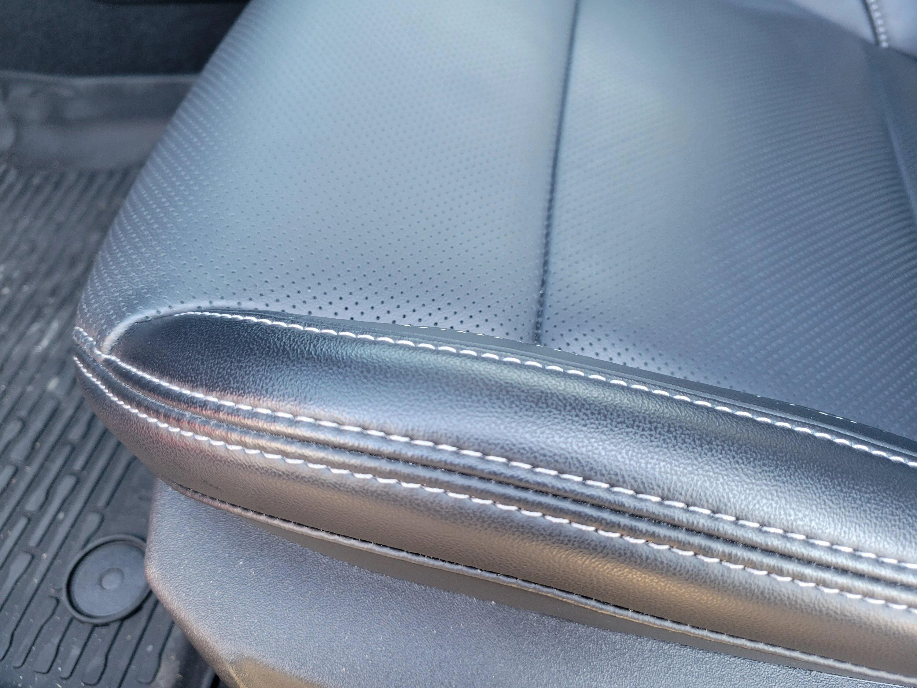 S650 Mustang Mustang GT Premium 400A vs 401A Interior Seating Questions 20240205_113657