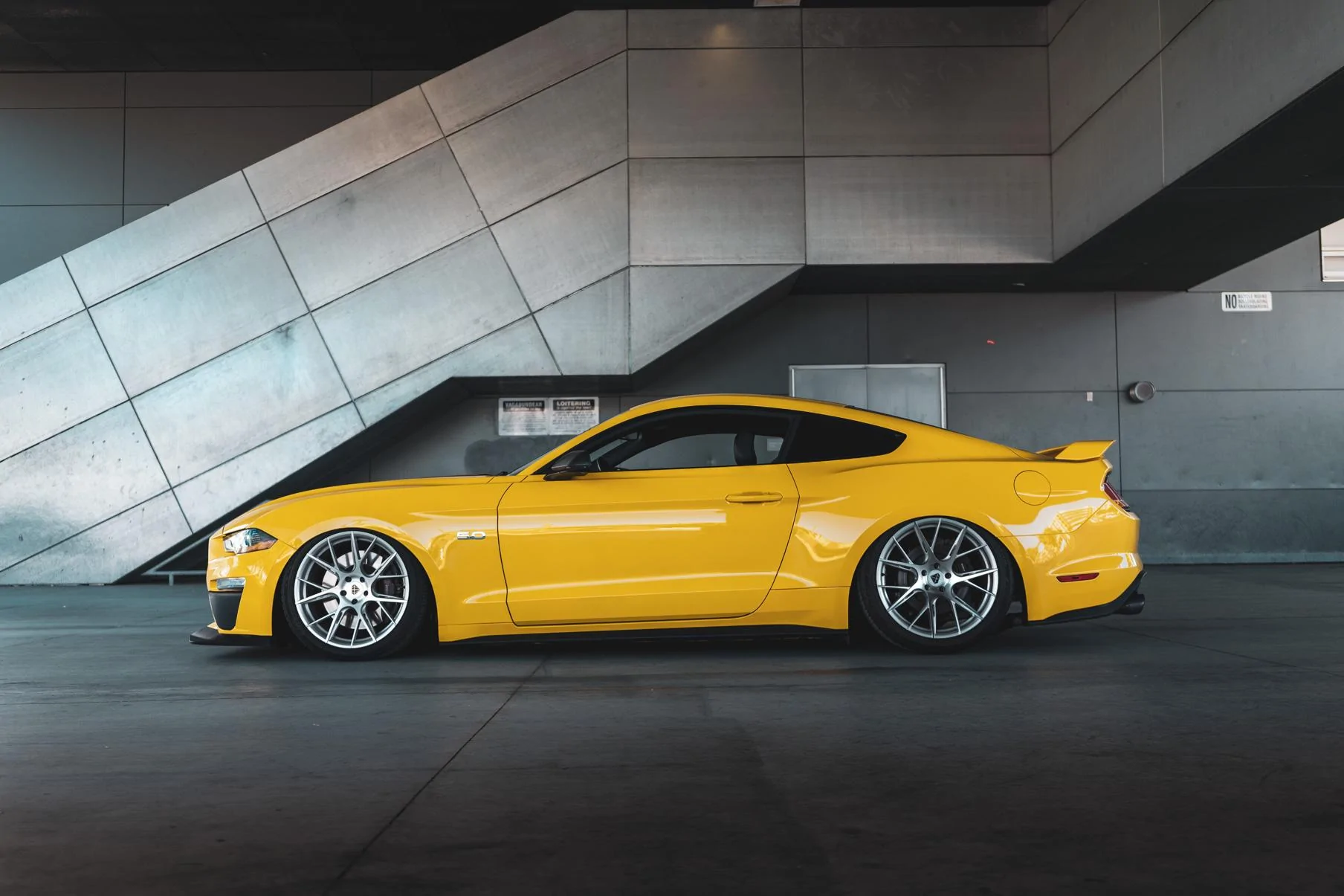 S650 Mustang Authorized Blaque Diamond Wheels Dealer: BD-F12 F18 F25 F29 Flow Forged Series wheels for Mustang S650 2018_Ford_Mustang_GT_Blaque_Diamond_Wheels_BDF18_20_inch_Brushed_Silver-14-1 (1)