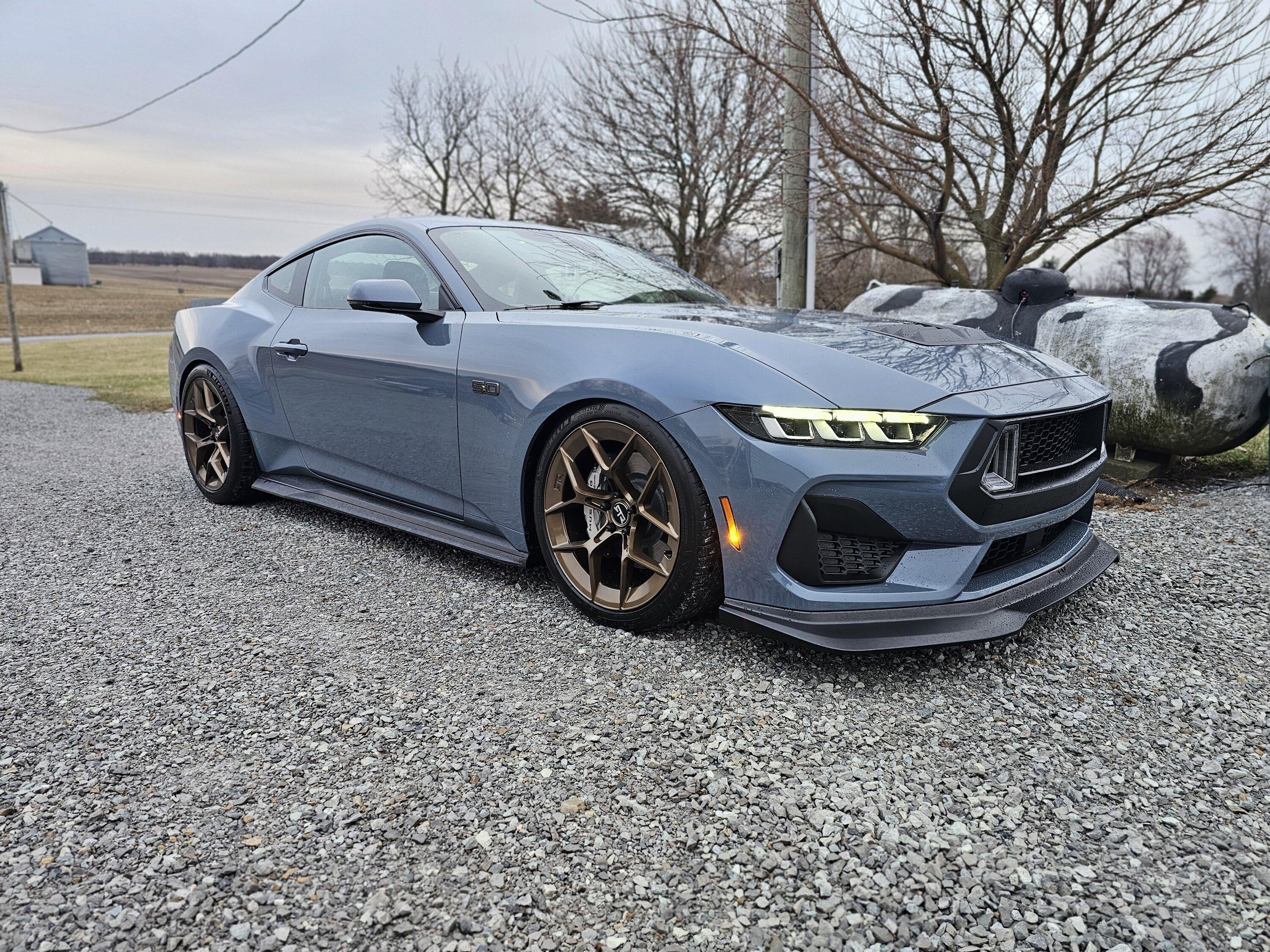 S650 Mustang What's going on with Vapor Blue colour?? Some doubts about the true tone 20240301_180941