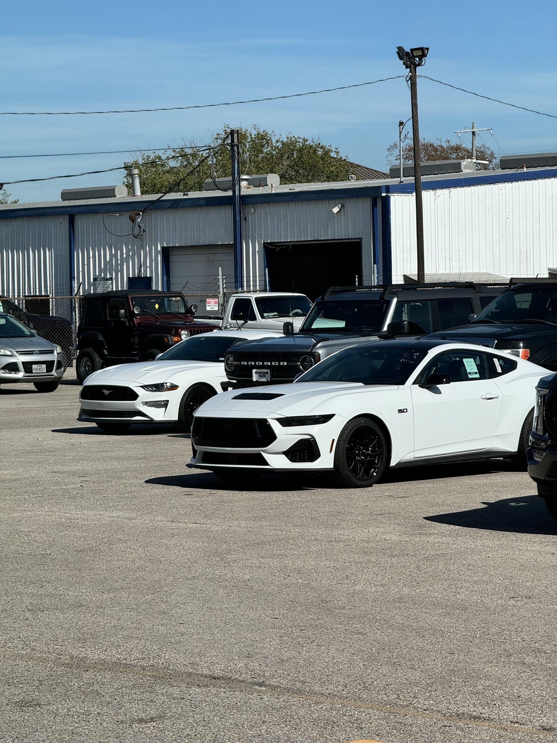 S650 Mustang Fuel Door OCD issue IMG_2901