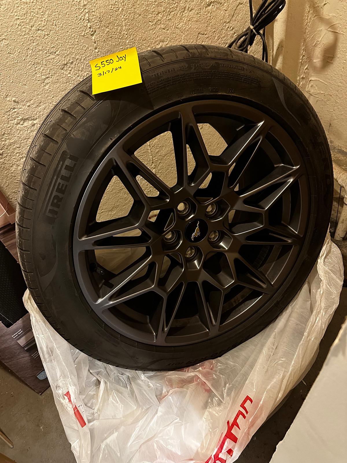 S650 Mustang 2024 mustang gt carbonized grey wheels $1600 IMG_2594